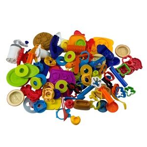 Play Dough Accessories Lot Tools Molds Cutters Assorted 95 Pieces‎